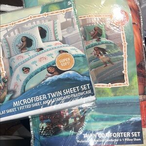 Disney Moana Microfiber Twin Sheet Set - Teal and White, comforter and pillow